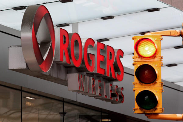 Investors are being cautious in the wake of Rogers’ big LTE rollout (Photo: Darryl Dyck/CP)